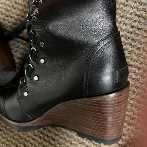 EUC SOREL Wedge Bootie 7.5 - Picture 7 of 9